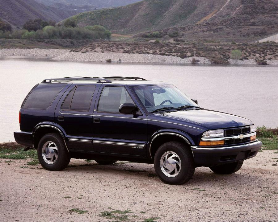  Chevrolet Blazer 1999 года  (фото 22 из 35)